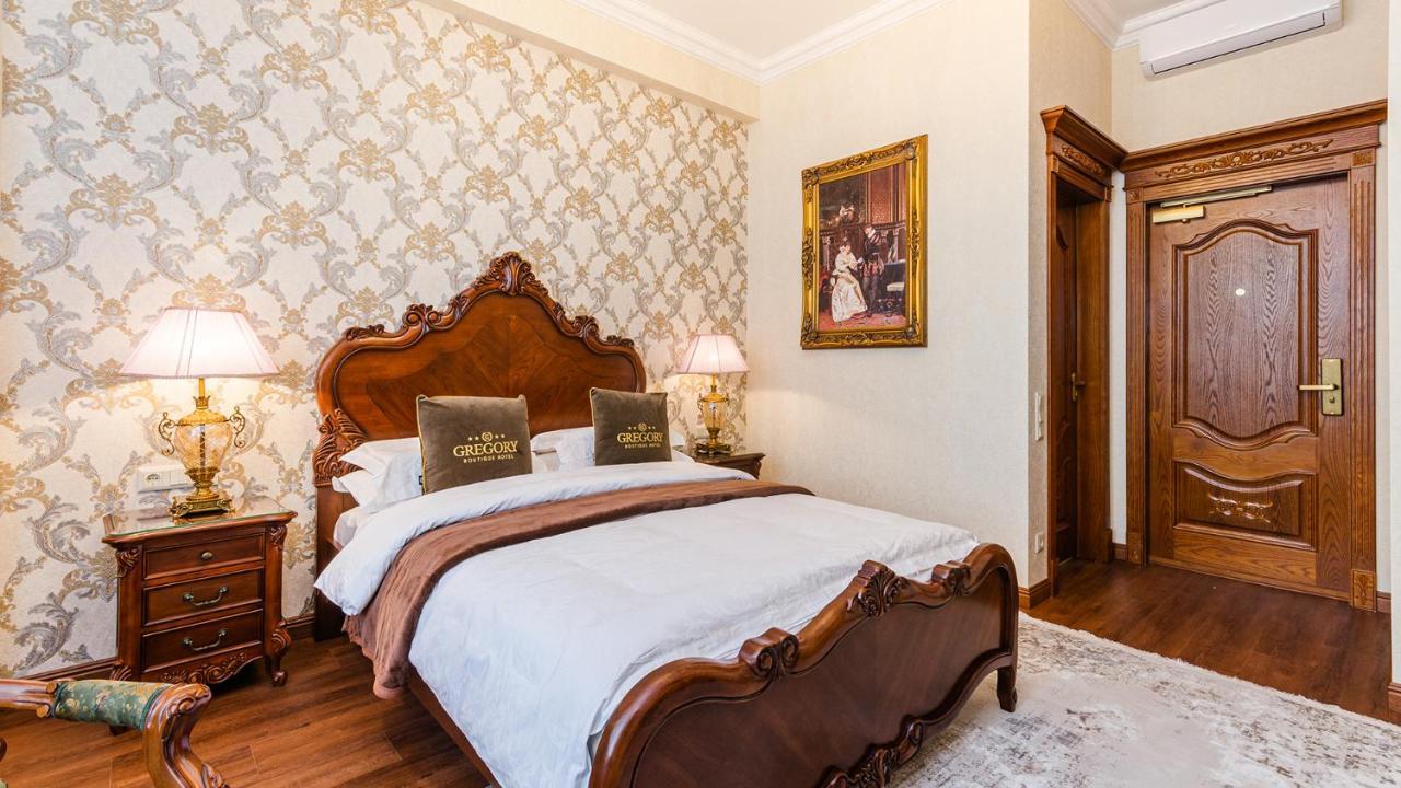 Gregory Boutique Hotel צ'יסינאו מראה חיצוני תמונה A bedroom at the hotel