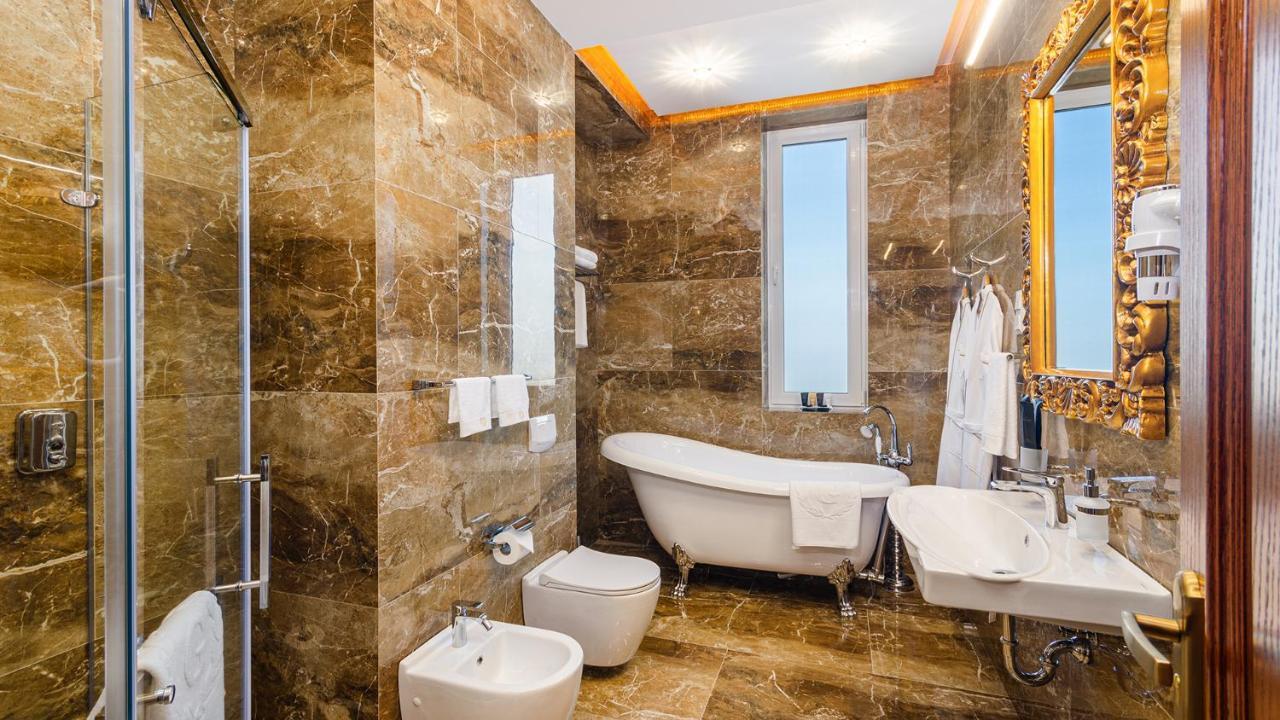 Gregory Boutique Hotel צ'יסינאו מראה חיצוני תמונה Bathroom